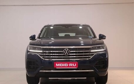 Volkswagen Touareg III, 2022 год, 5 000 000 рублей, 2 фотография