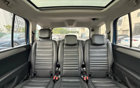 Volkswagen Touran III, 2022 год, 1 670 000 рублей, 14 фотография