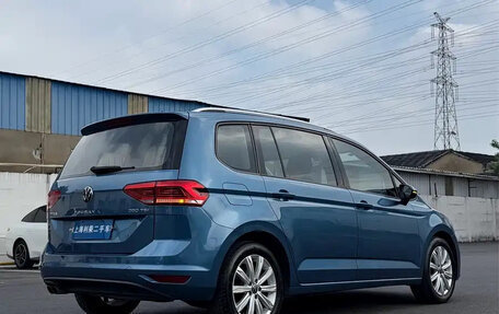 Volkswagen Touran III, 2022 год, 1 670 000 рублей, 18 фотография