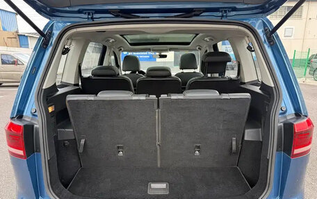 Volkswagen Touran III, 2022 год, 1 670 000 рублей, 24 фотография