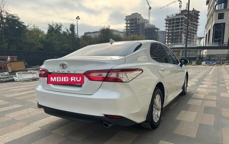 Toyota Camry, 2021 год, 2 850 000 рублей, 5 фотография