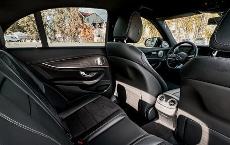 Mercedes-Benz E-Класс, 2020 год, 5 500 000 рублей, 2 фотография