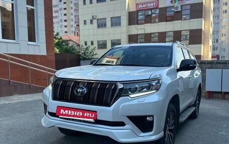 Toyota Land Cruiser Prado 150 рестайлинг 2, 2021 год, 6 500 000 рублей, 7 фотография