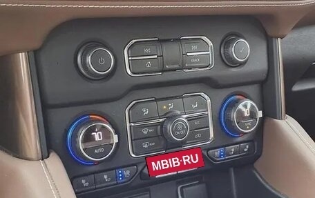 Chevrolet Suburban, 2021 год, 11 050 000 рублей, 17 фотография