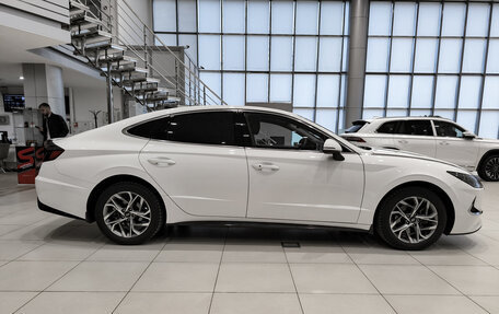 Hyundai Sonata VIII, 2022 год, 2 650 000 рублей, 4 фотография