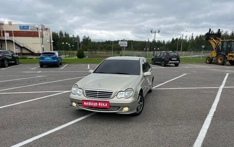 Mercedes-Benz C-Класс, 2006 год, 520 000 рублей, 2 фотография