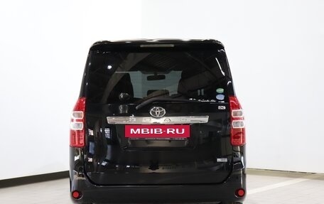 Toyota Noah III, 2013 год, 1 390 000 рублей, 6 фотография