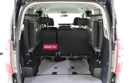 Toyota Noah III, 2013 год, 1 390 000 рублей, 10 фотография
