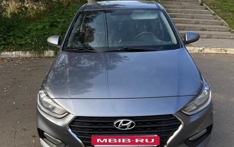 Hyundai Solaris II рестайлинг, 2018 год, 1 100 000 рублей, 3 фотография