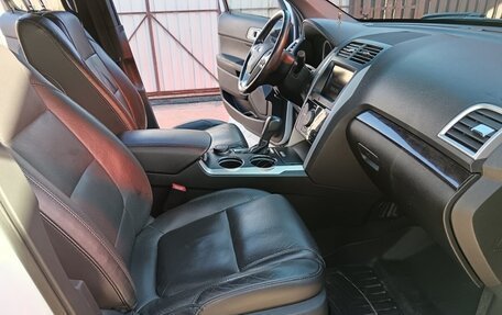 Ford Explorer VI, 2012 год, 1 900 000 рублей, 4 фотография