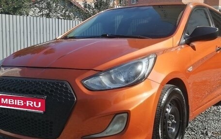 Hyundai Solaris II рестайлинг, 2015 год, 900 000 рублей, 2 фотография