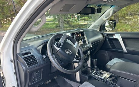 Toyota Land Cruiser Prado 150 рестайлинг 2, 2012 год, 2 650 000 рублей, 7 фотография
