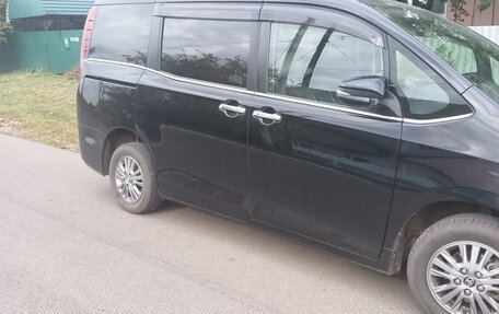 Toyota Esquire I, 2017 год, 2 500 000 рублей, 1 фотография