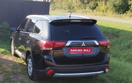 Mitsubishi Outlander III рестайлинг 3, 2016 год, 1 700 000 рублей, 1 фотография