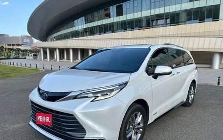 Toyota Sienna, 2021 год, 3 000 500 рублей, 1 фотография