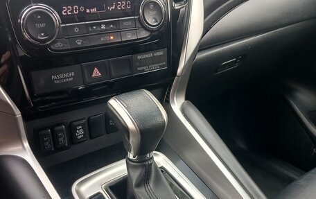 Mitsubishi Pajero Sport III рестайлинг, 2020 год, 2 350 000 рублей, 6 фотография