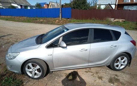 Opel Astra J, 2011 год, 600 000 рублей, 4 фотография