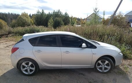 Opel Astra J, 2011 год, 600 000 рублей, 3 фотография