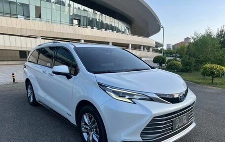 Toyota Sienna, 2021 год, 3 000 500 рублей, 3 фотография