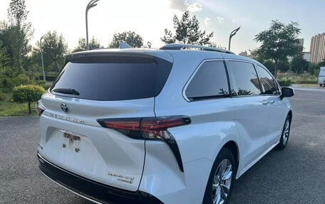 Toyota Sienna, 2021 год, 3 000 500 рублей, 6 фотография