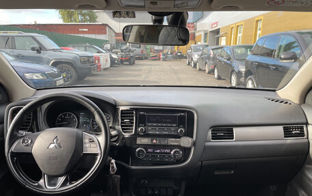 Mitsubishi Outlander III рестайлинг 3, 2018 год, 1 749 000 рублей, 8 фотография