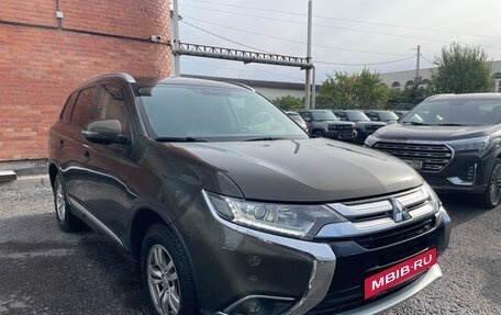 Mitsubishi Outlander III рестайлинг 3, 2018 год, 1 749 000 рублей, 4 фотография