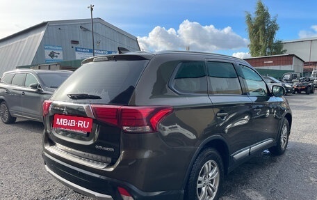Mitsubishi Outlander III рестайлинг 3, 2018 год, 1 749 000 рублей, 3 фотография