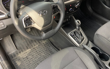 Hyundai Solaris II рестайлинг, 2017 год, 1 170 000 рублей, 9 фотография