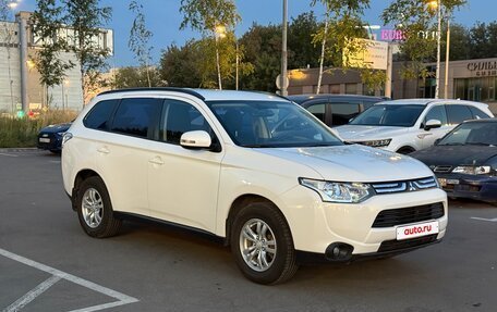 Mitsubishi Outlander III рестайлинг 3, 2012 год, 1 420 000 рублей, 2 фотография