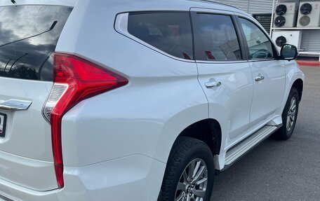 Mitsubishi Pajero Sport III рестайлинг, 2018 год, 2 450 000 рублей, 4 фотография