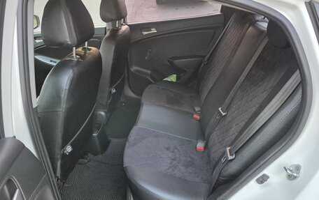 Hyundai Solaris II рестайлинг, 2015 год, 1 050 000 рублей, 6 фотография