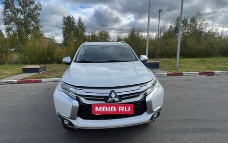 Mitsubishi Pajero Sport III рестайлинг, 2018 год, 2 450 000 рублей, 2 фотография
