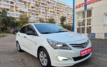 Hyundai Solaris II рестайлинг, 2015 год, 1 050 000 рублей, 3 фотография