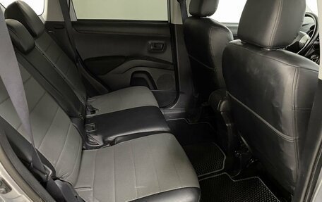 Mitsubishi Outlander III рестайлинг 3, 2009 год, 989 000 рублей, 18 фотография