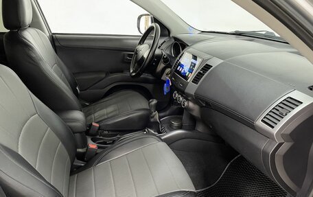 Mitsubishi Outlander III рестайлинг 3, 2009 год, 989 000 рублей, 19 фотография