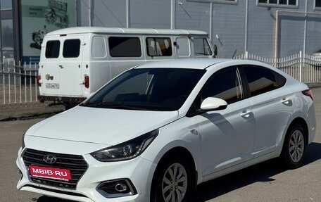 Hyundai Solaris II рестайлинг, 2019 год, 970 000 рублей, 1 фотография