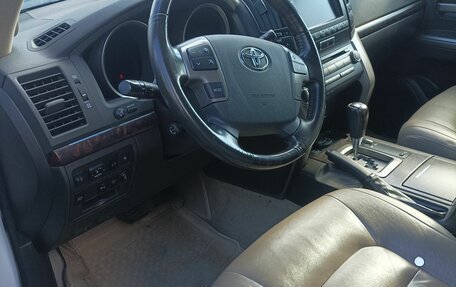 Toyota Land Cruiser 200, 2010 год, 3 500 000 рублей, 7 фотография