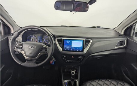 Hyundai Solaris II рестайлинг, 2017 год, 989 000 рублей, 12 фотография