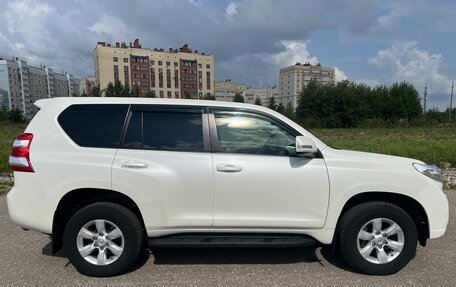Toyota Land Cruiser Prado 150 рестайлинг 2, 2014 год, 3 400 000 рублей, 10 фотография