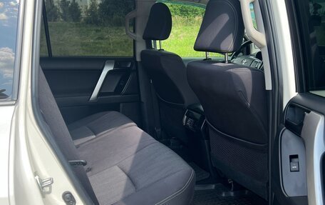Toyota Land Cruiser Prado 150 рестайлинг 2, 2014 год, 3 400 000 рублей, 8 фотография
