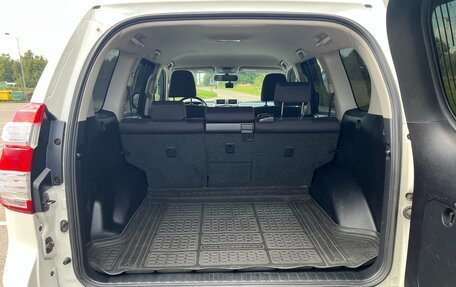 Toyota Land Cruiser Prado 150 рестайлинг 2, 2014 год, 3 400 000 рублей, 14 фотография