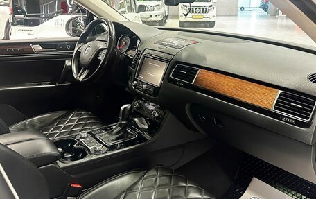 Volkswagen Touareg III, 2017 год, 3 967 000 рублей, 17 фотография