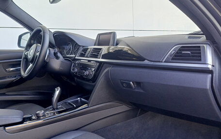 BMW 3 серия, 2018 год, 2 250 000 рублей, 15 фотография