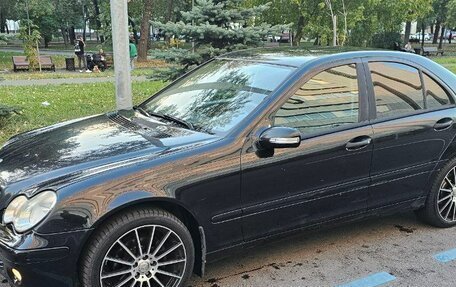 Mercedes-Benz C-Класс, 2006 год, 620 000 рублей, 2 фотография
