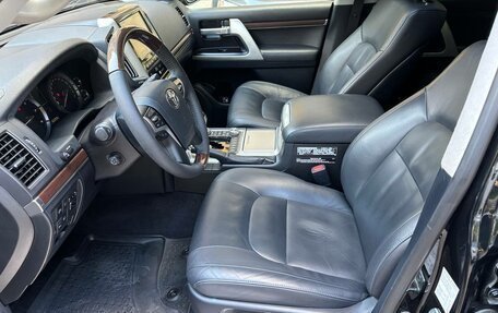 Toyota Land Cruiser 200, 2017 год, 5 900 000 рублей, 6 фотография