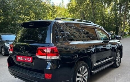 Toyota Land Cruiser 200, 2017 год, 5 900 000 рублей, 2 фотография