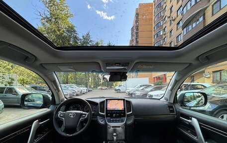 Toyota Land Cruiser 200, 2017 год, 5 900 000 рублей, 17 фотография