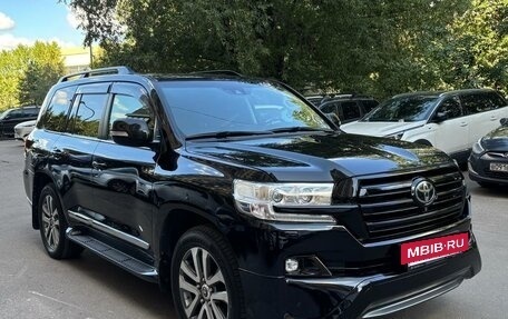 Toyota Land Cruiser 200, 2017 год, 5 900 000 рублей, 4 фотография