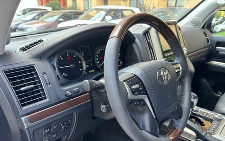 Toyota Land Cruiser 200, 2017 год, 5 900 000 рублей, 18 фотография