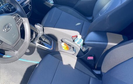 Hyundai Solaris II рестайлинг, 2021 год, 6 фотография